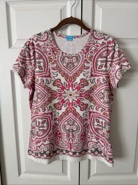 J. McLaughlin Pink and White Paisley Short Sleeve Tee